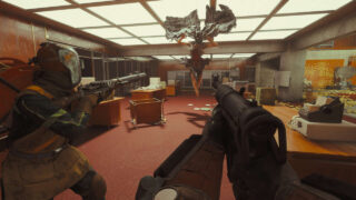 Remedy 首款多人遊戲《FBC: Firebreak》上市卻評價兩極，延續招牌布偶秀怪誕風格